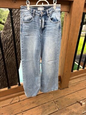Light Wash Women’s Straight-Leg Jeans - Light Blue